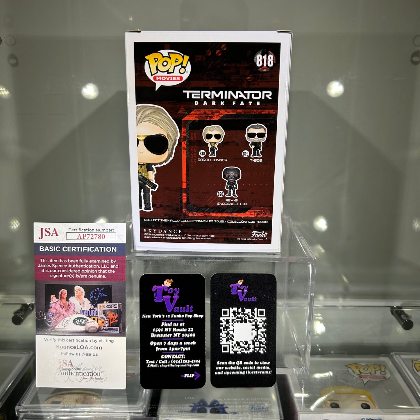 Funko Pop! Movies Terminator - Sarah Connor Cellphone CHASE #818 Signed by Linda Hamilton