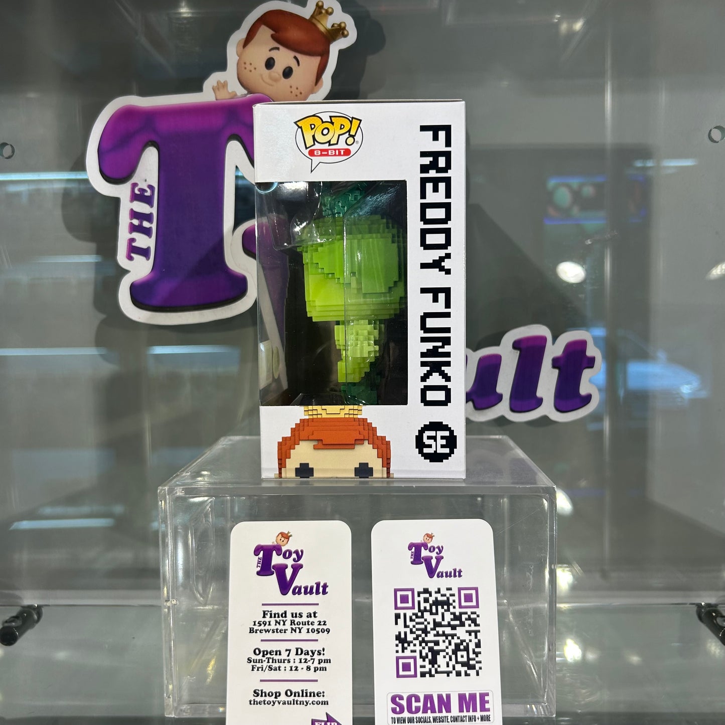 Funko Pop! Icons - Freddy Funko (8-Bit) Green SE Glow in the Dark 2018 San Deigo Comic Con Exclusive LE 500